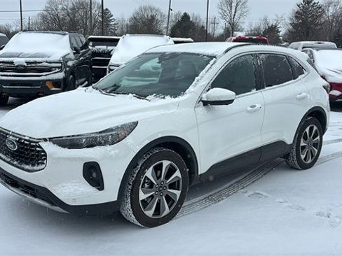 Used 2024 Ford Escape Platinum w/ Premium Technology Package image 2