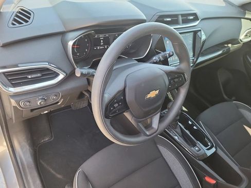 Used 2023 Chevrolet TrailBlazer LT w/ Convenience Package AWD/4WD image 16