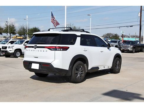 Used 2025 Nissan Pathfinder SV w/ Cargo Package image 6