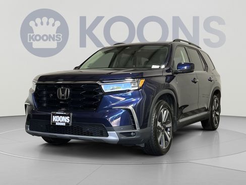 Used 2023 Honda Pilot Touring image 1