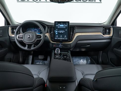 New 2026 Volvo XC60 B5 Plus w/ Protection Package Premier image 15