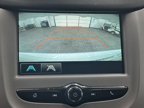 Used 2018 Chevrolet Cruze LS image 16