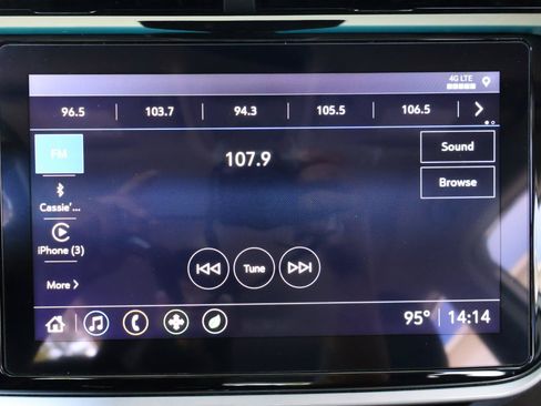 Used 2022 Chevrolet Bolt LT w/ Infotainment Package FWD image 43