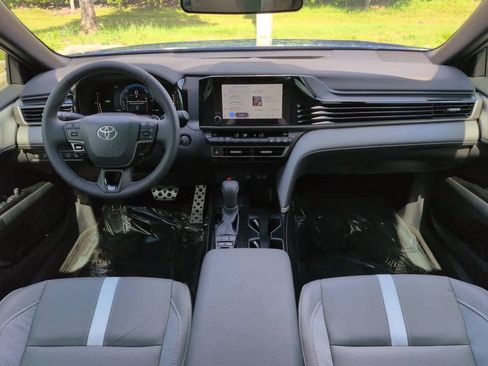 Used 2026 Toyota Camry SE FWD image 14