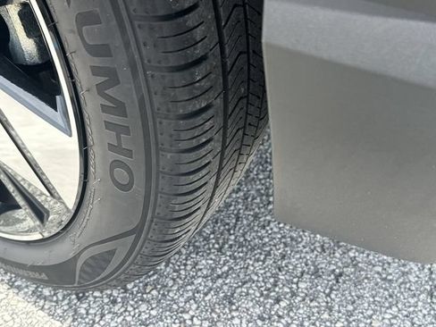 Used 2025 Hyundai Kona SEL FWD image 11