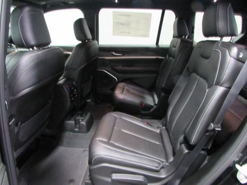 New 2026 Jeep Grand Cherokee L Limited image 15
