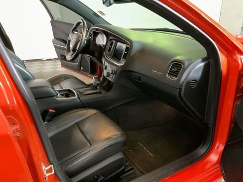 Used 2017 Dodge Charger R/T w/ Premium Group RWD image 24