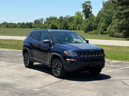 Used 2019 Jeep Compass Trailhawk AWD/4WD image 1