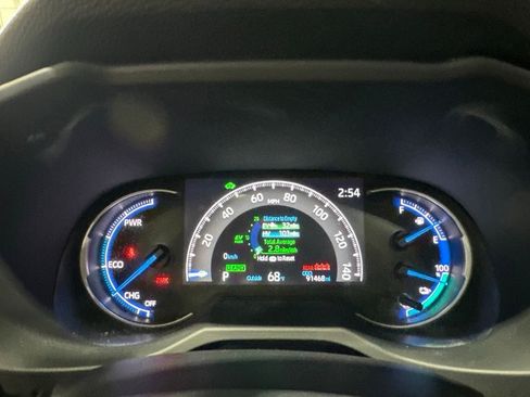 Used 2021 Toyota RAV4 SE w/ Weather & Moonroof Package AWD/4WD image 10