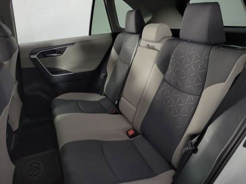 Used 2025 Toyota RAV4 XLE image 17