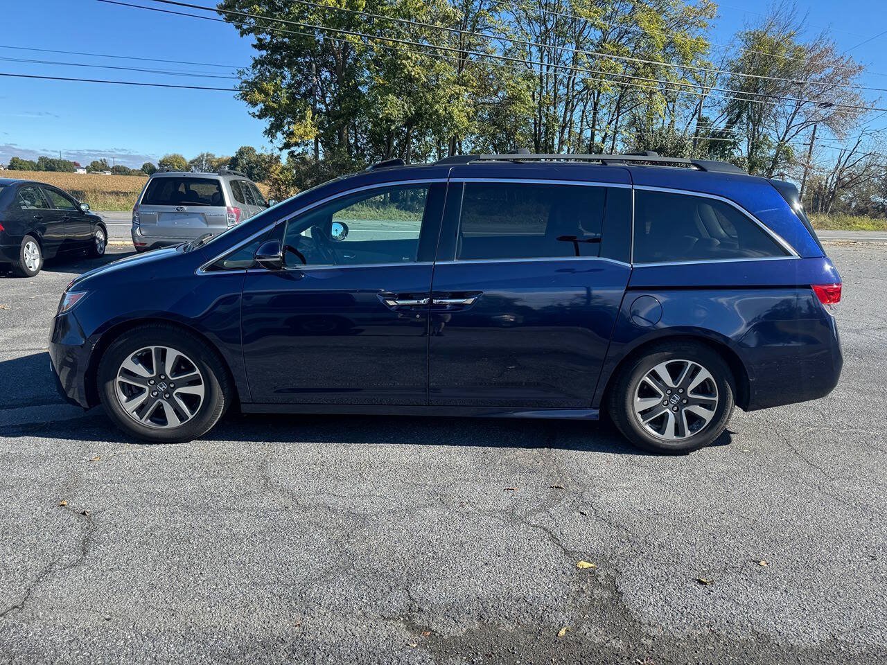 Used 2015 Honda Odyssey Touring image 3