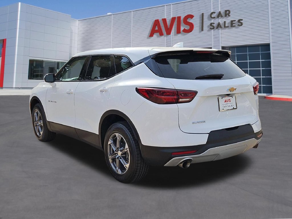 Used 2025 Chevrolet Blazer LT FWD image 7