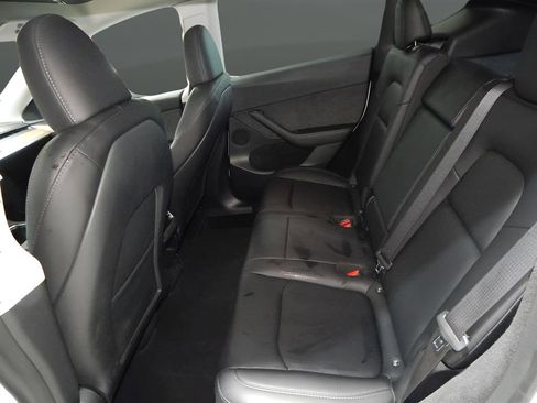 Used 2023 Tesla Model Y Performance image 18