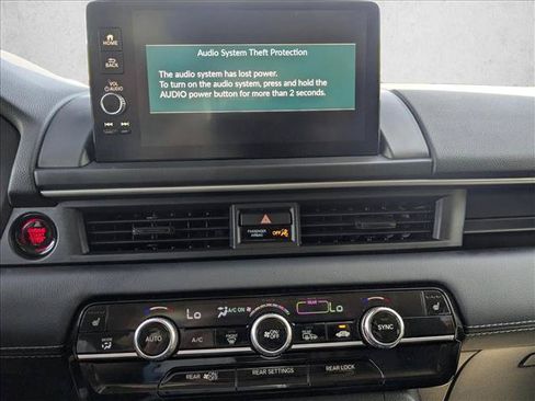 Used 2025 Honda Pilot Touring image 14