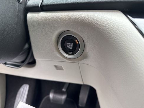 Used 2023 Chrysler Voyager LX image 25