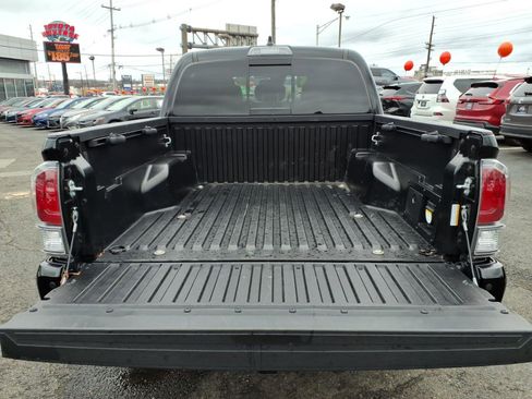 Certified 2023 Toyota Tacoma TRD Off-Road w/ TRD Premium Off Road Package image 8