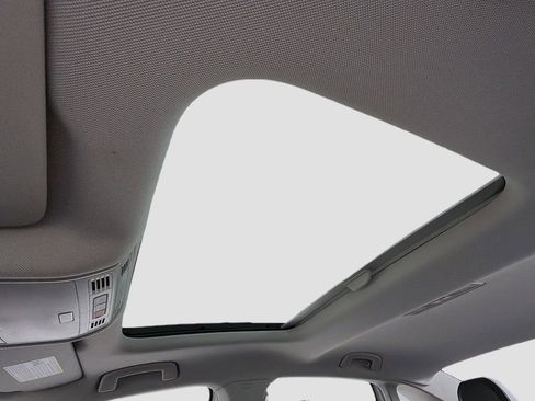 Used 2024 Volkswagen Jetta SE FWD image 21
