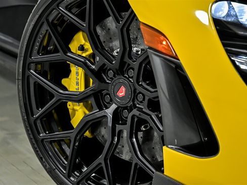 Used 2022 McLaren 720S Luxury RWD image 4