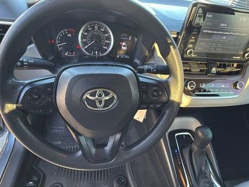 Used 2022 Toyota Corolla LE image 18