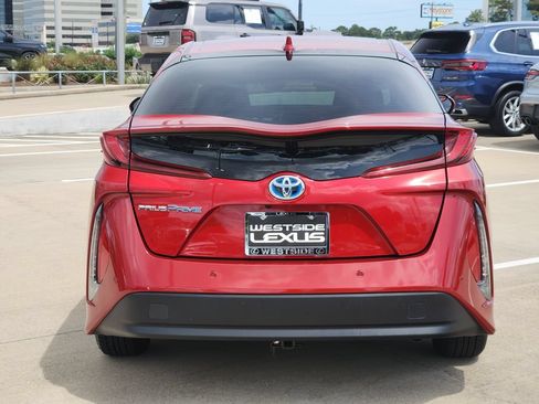 Used 2017 Toyota Prius Prime Advanced FWD image 6