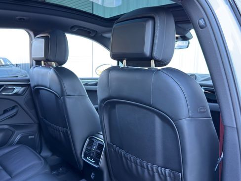 Used 2023 Porsche Macan image 38