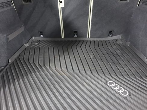 Used 2025 Audi Q5 Premium w/ Convenience Package AWD/4WD image 25