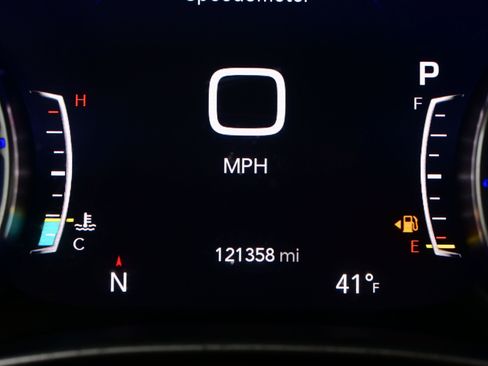 Used 2019 Chrysler Pacifica Touring-L Plus image 27