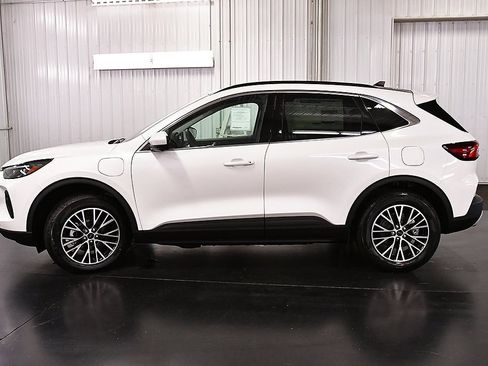 New 2025 Ford Escape SE w/ PHEV Premium Package image 4