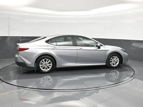 Used 2025 Toyota Camry LE FWD image 4