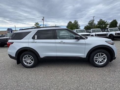 New 2026 Ford Explorer Active AWD/4WD image 5