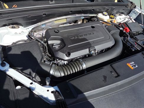 Used 2023 Buick Envision Avenir image 29