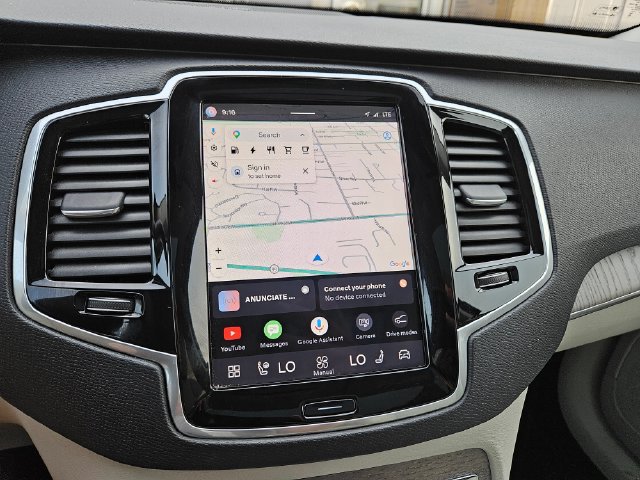 Certified 2023 Volvo XC90 T8 Plus AWD/4WD image 33