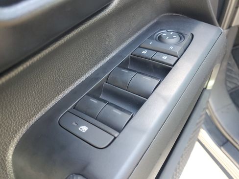 Used 2025 Toyota Tacoma SR5 RWD image 21
