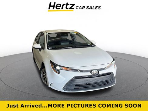 Used 2025 Toyota Corolla LE image 1