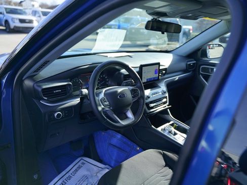 Used 2021 Ford Explorer XLT image 19