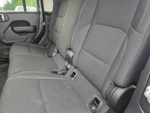 Used 2023 Jeep Gladiator Sport AWD/4WD image 11