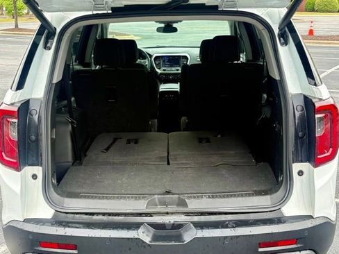 Used 2023 GMC Acadia SLE w/ Driver Convenience Package FWD image 17