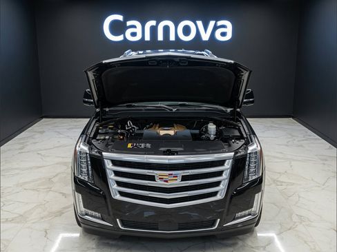 Used 2019 Cadillac Escalade ESV Platinum RWD image 9