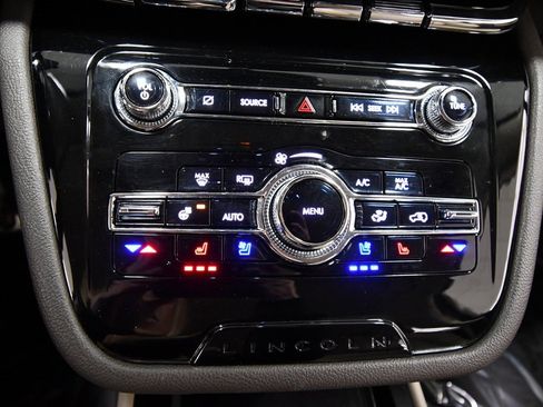 Used 2022 Lincoln Corsair Standard w/ Equipment Group 101A image 26