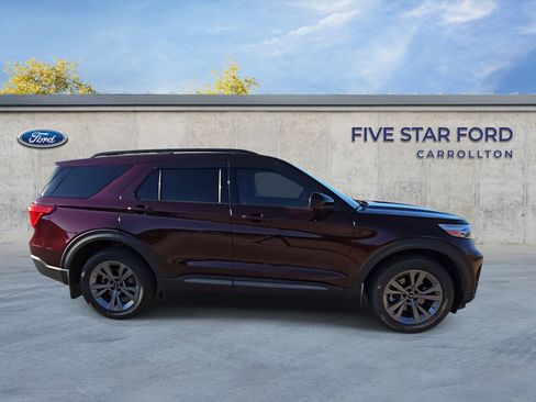 Certified 2022 Ford Explorer XLT w/ Equipment Group 202A image 9