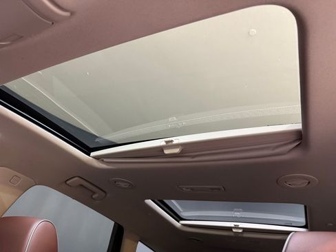 Used 2021 Buick Enclave Avenir w/ Avenir Technology Package image 14