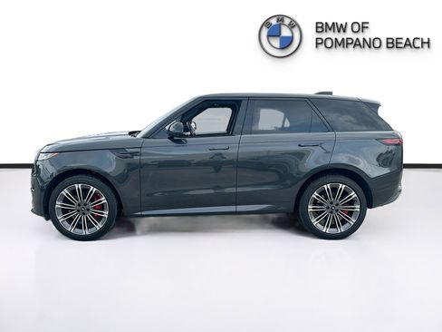 Used 2023 Land Rover Range Rover Sport SE Dynamic image 4