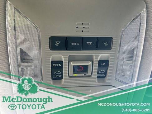 Used 2022 Toyota RAV4 XLE Premium AWD/4WD image 18