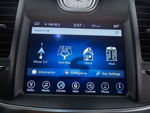 Used 2017 Chrysler 300 C Platinum w/ Safetytec Plus Group RWD image 32