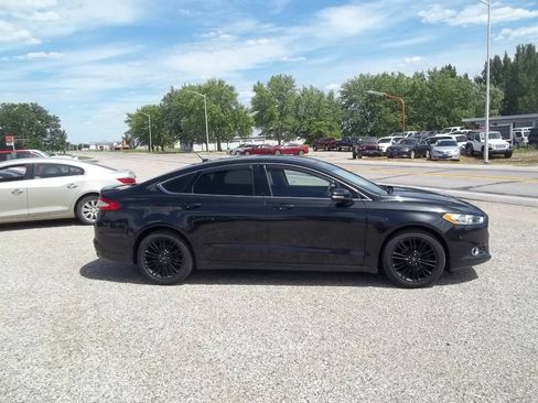 Used 2014 Ford Fusion SE w/ Equipment Group 202A FWD image 4