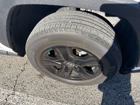 Used 2023 Toyota RAV4 XLE image 12