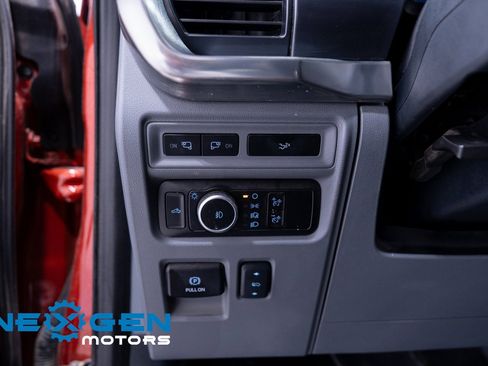 Used 2023 Ford F150 Lariat w/ Trailer Tow Package image 21