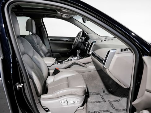 Used 2013 Porsche Cayenne Diesel image 25