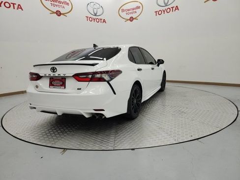 Used 2021 Toyota Camry SE FWD image 8