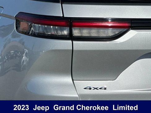Used 2023 Jeep Grand Cherokee Limited w/ Trailer Tow Prep Group (B) AWD/4WD image 39